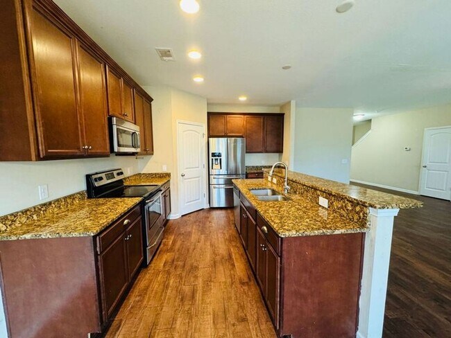 Foto del edificio - 210 Calm Oaks Cir