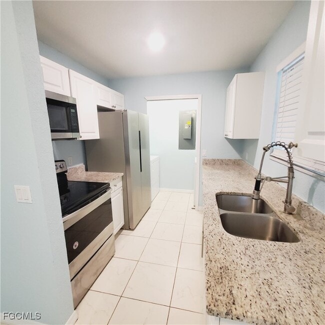 Foto del edificio - 2435 Lola Ave