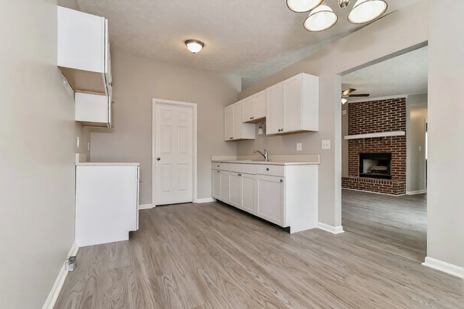 Building Photo - 1825 Keystone Lakes Dr