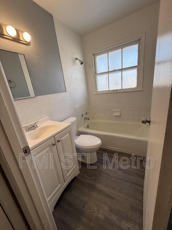 Foto del edificio - 329 Caithness Rd