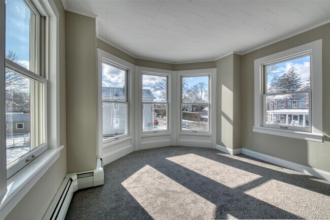 Building Photo - 220 5th Ave