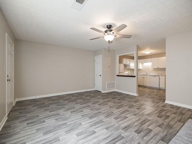 Foto del edificio - 151 Massey Ln