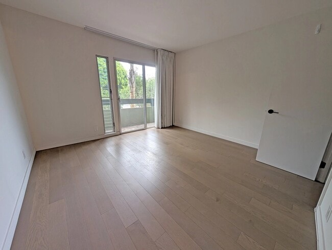 Building Photo - 850 2nd St