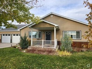 Building Photo - 103 Lilac Ave