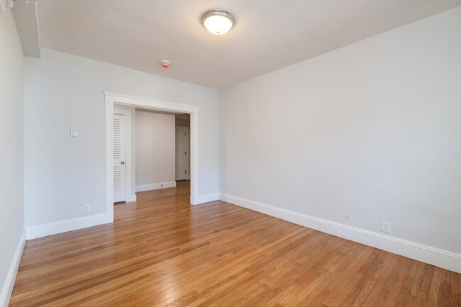 Building Photo - 19A Forest St
