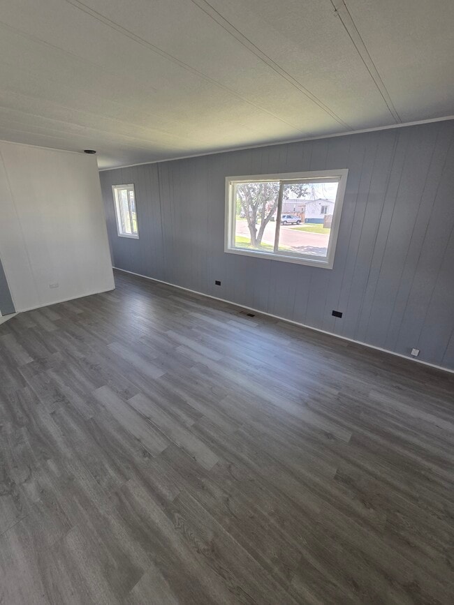 Building Photo - 1511 Mydland Rd