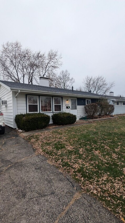 Foto principal - 3 Bedroom Rach & Fenced in Yard