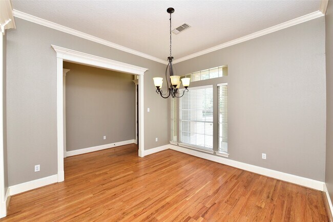 Foto del edificio - 5830 Hornwood Dr