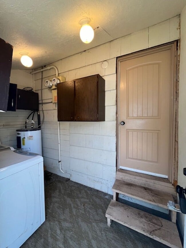 Building Photo - Sheridan duplex bremerton