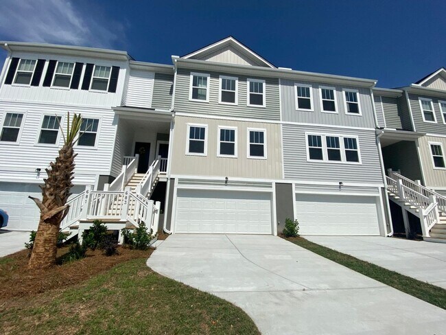 Building Photo - Spacious Townhome in Marshview Commons