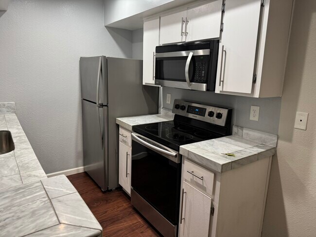 Stainless Appliances - 4444 E Paradise Village Pky N
