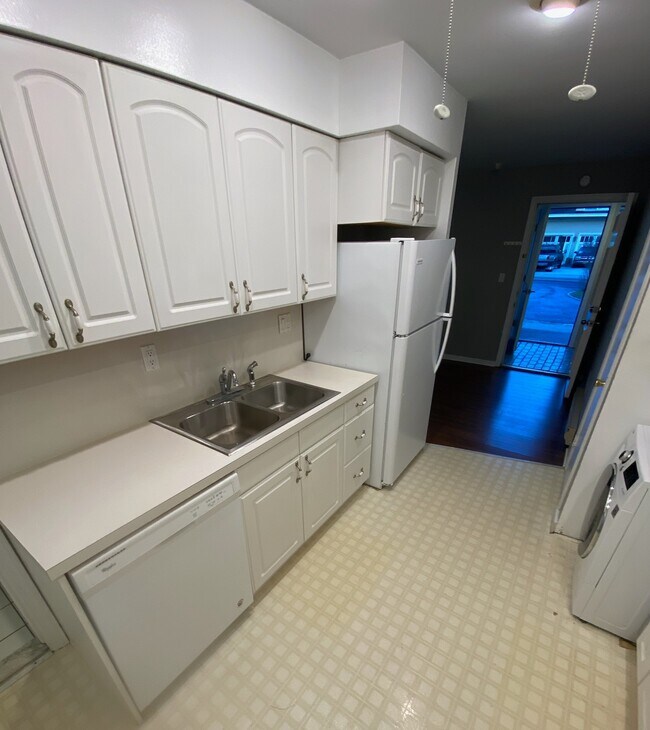 43 Brushy Neck Ln Unit 4, Westhampton, NY 11977 Condo for Rent in