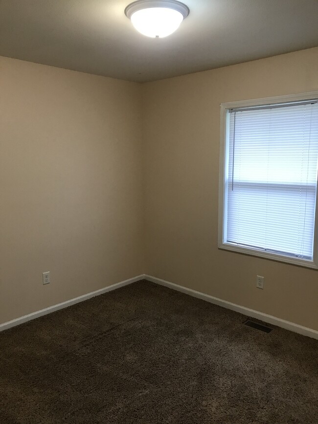 Building Photo - South Side Duplex