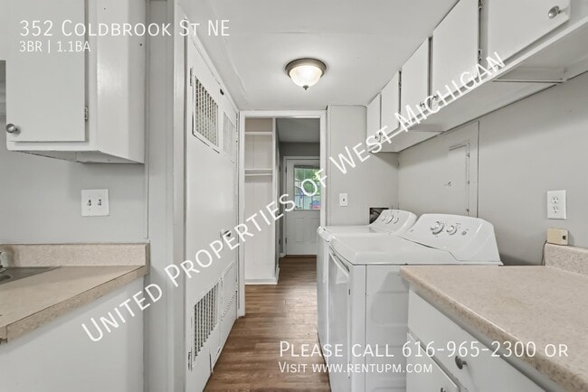 Building Photo - 352 Coldbrook St NE