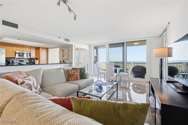 Foto del edificio - 6585 Nicholas Blvd