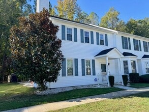 Building Photo - 813 St Catherines Dr