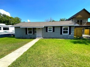 Building Photo - 315 S 3rd St Building Photo - 315 S 3rd St