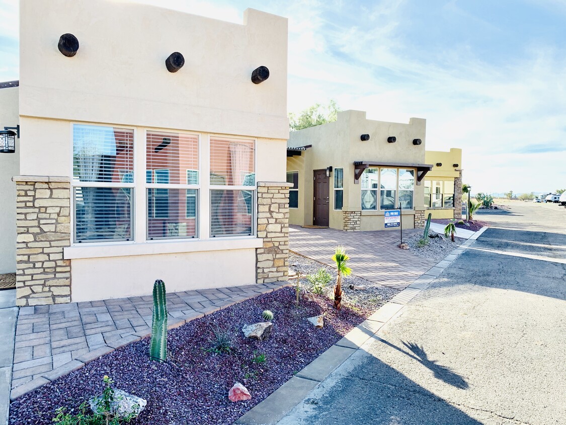 Casita - 3290 S Montgomery Rd