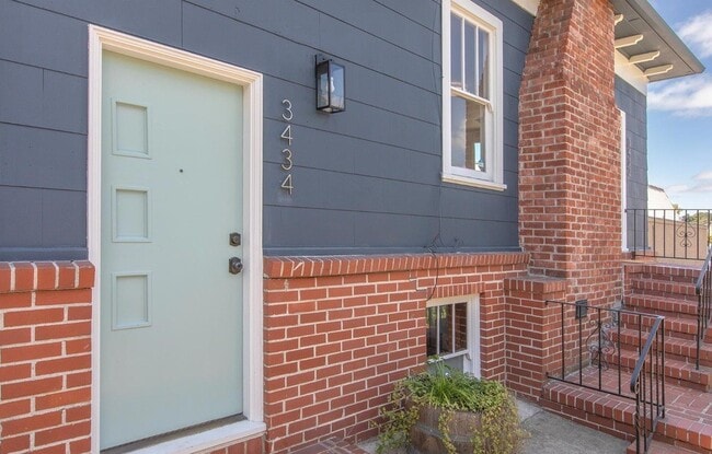 Building Photo - 3434 Champion St