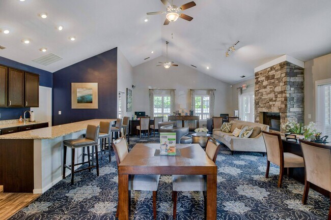 Casa club repleta de comodidades - Hilliard Station Apartments