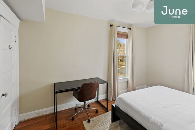 Foto del edificio - Twin room in 5-bed/3.0-bath Home
