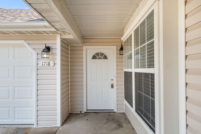 Foto del edificio - 1716-1718-1718 Juniper Dr
