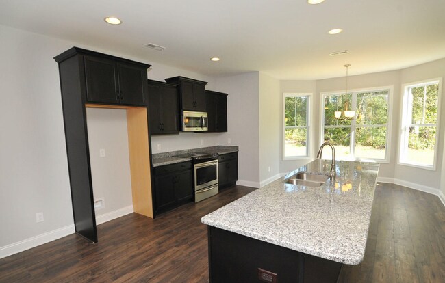 Foto del edificio - Beautiful 4 Bed Home on Masonboro Loop!