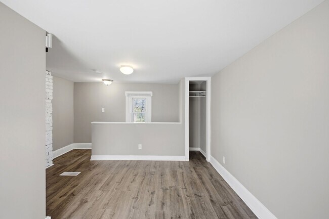 Building Photo - Cozy & Modern 1-Bed, 2-Bath Tiny Home – Renovated in Columbus!