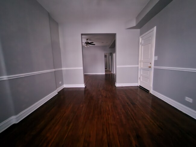 Building Photo - 7314 S Kenwood Ave