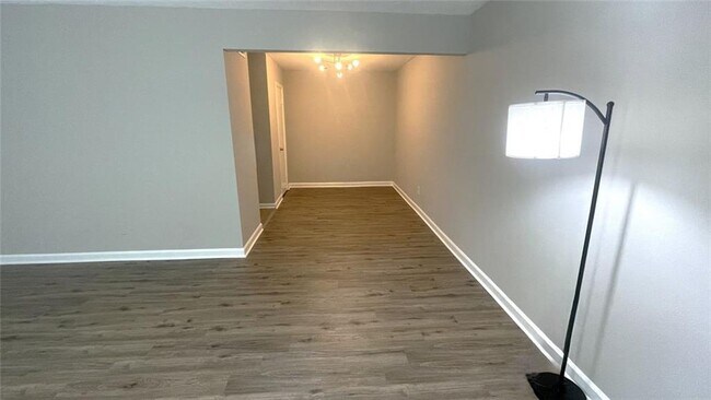 Building Photo - 3091 Colonial Way