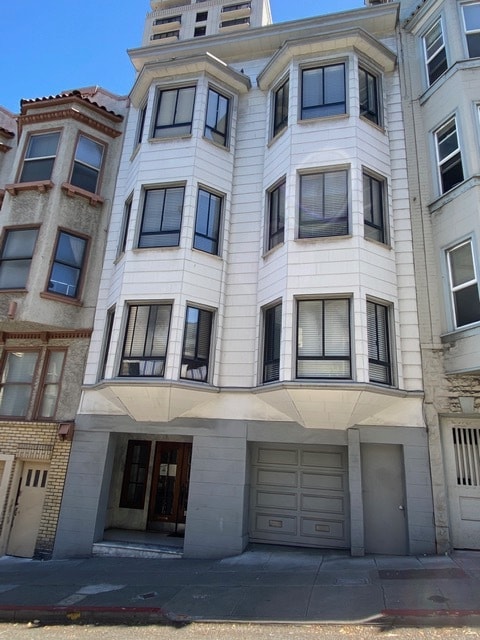 Building Photo - 1175 Clay St
