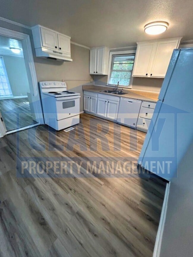 Foto del edificio - Cozy, four bedroom home!