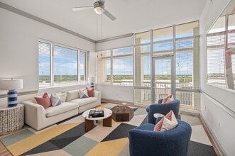 Building Photo - Halstead