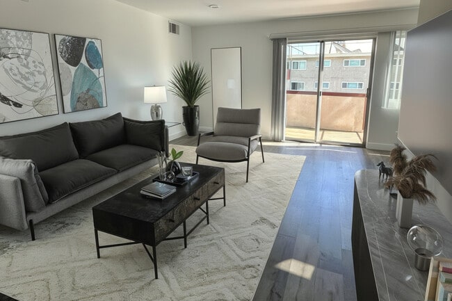 Foto del edificio - Woodland House Apartments