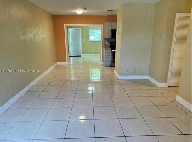 Foto del edificio - 6471 SW 27th St