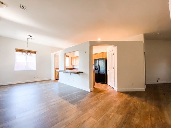 Building Photo - Beautiful 3 Bed/2 Bath home!