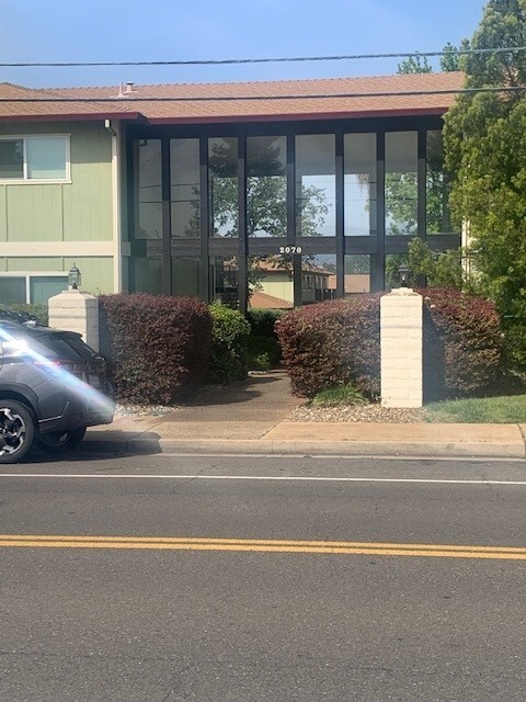 Frente del edificio - Manzanita Manor Apartments