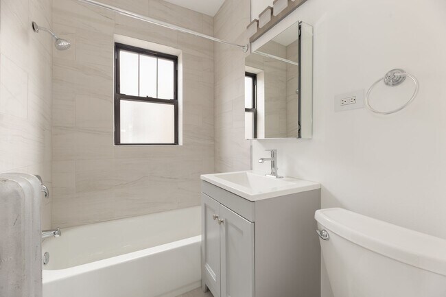 Foto del edificio - 4826 N Wolcott Ave