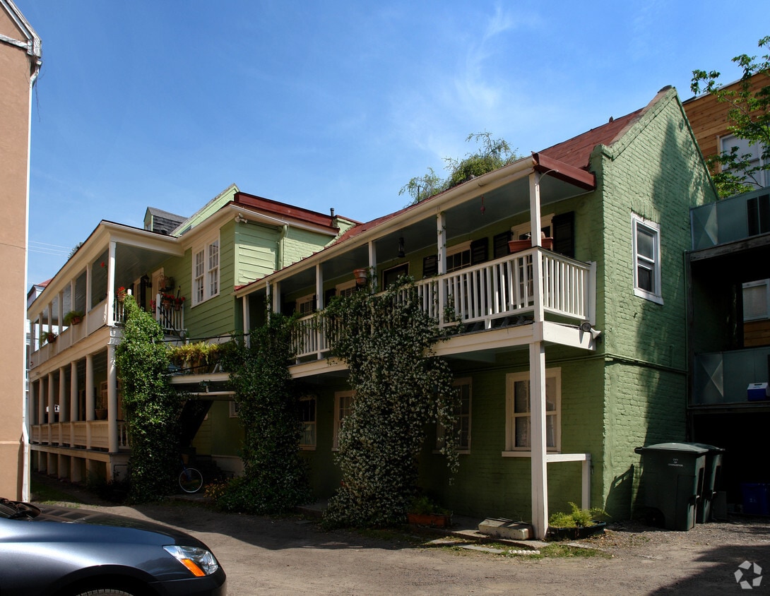 Building Photo - 77 Society St