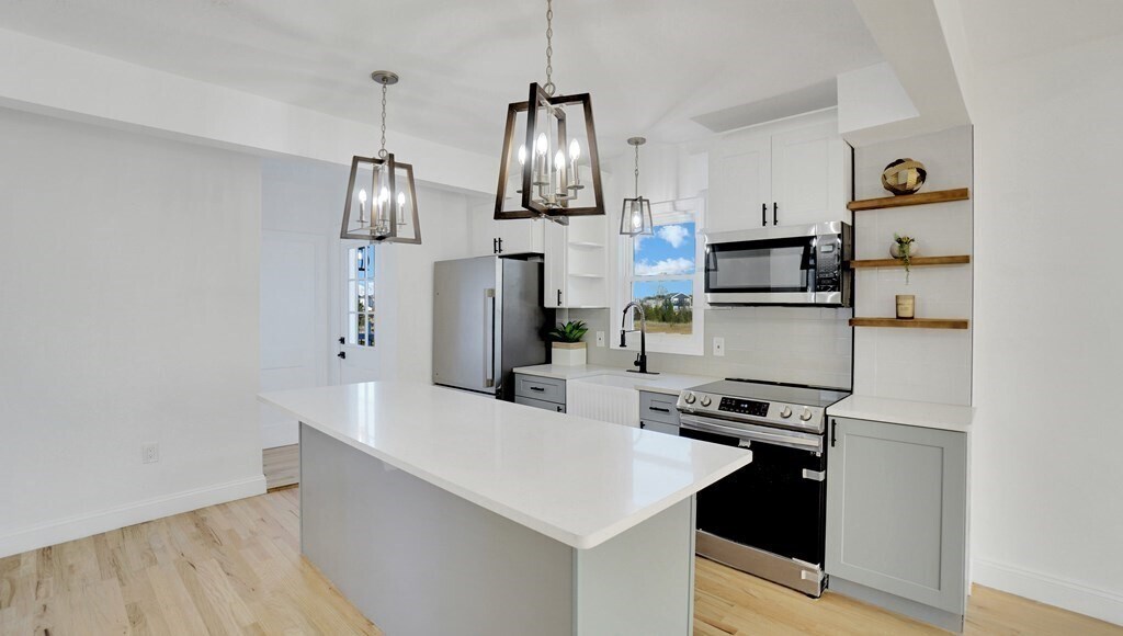 Foto principal - 568 Sea St