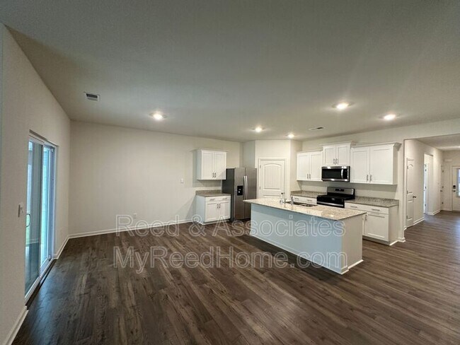 Building Photo - 180 Driftwood Lp