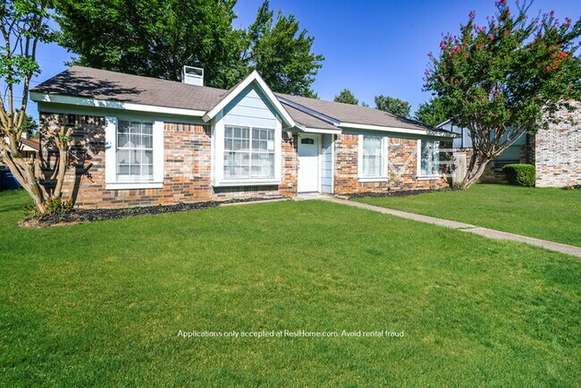 Foto del edificio - HOME FOR RENT!! ONE MONTH FREE!!