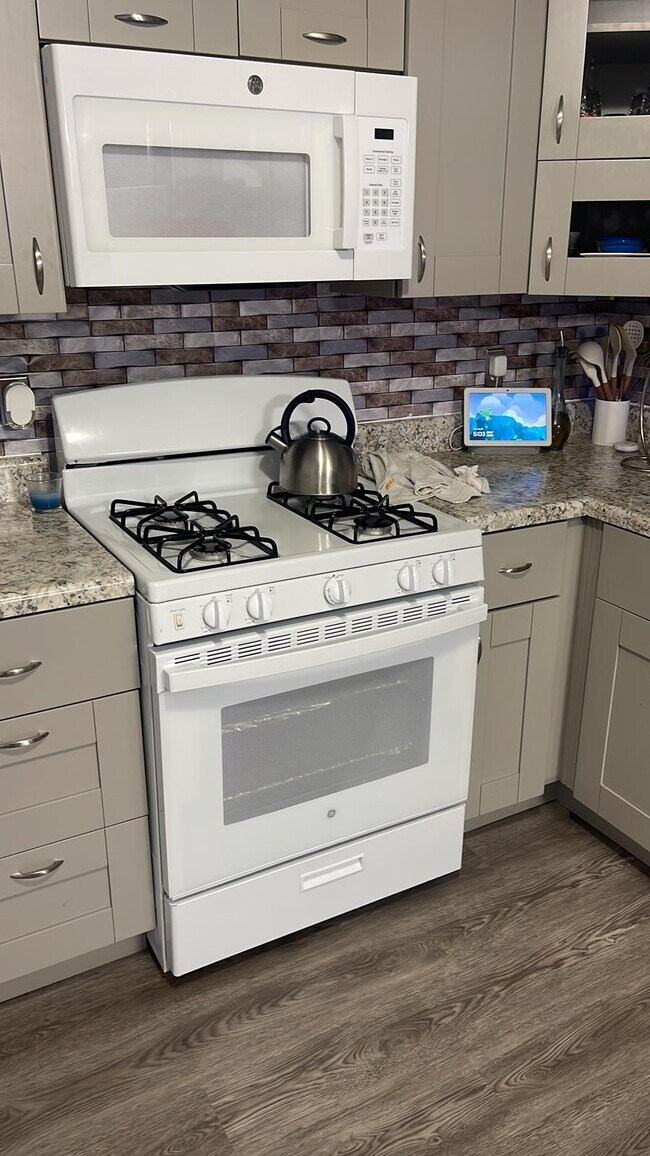 Cocina - 8142 Magnolia Dr