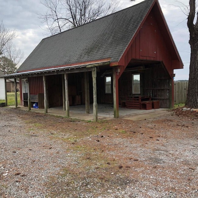 Foto del edificio - 341 N Sandy Hook Rd