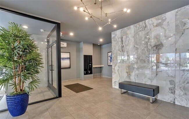 Foto del edificio - 6890 Peachtree Dunwoody Rd