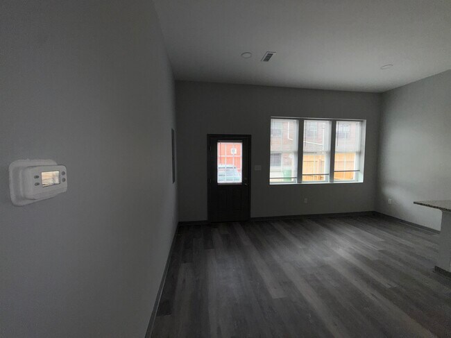 Foto del edificio - 2317 W Main St