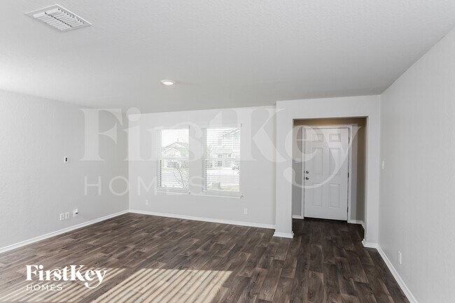 Foto del edificio - 13923 Morgan Terrace