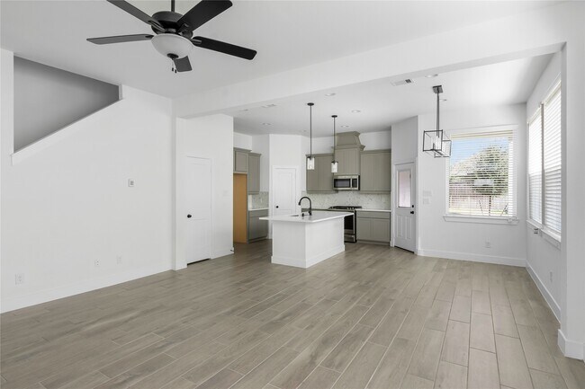 Building Photo - 12946 Rio Mariano Ln