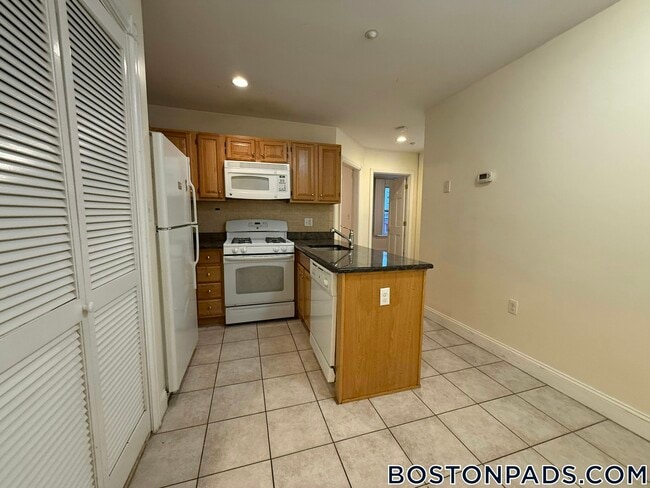 Foto del edificio - 90 Westland Ave