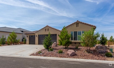 Building Photo - 1235 W Desert Sparrow Dr